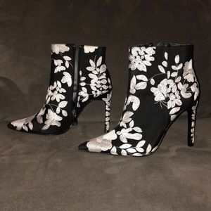 Never worn Zara Booties Size 38 (7.5)